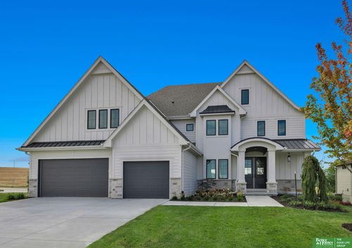 10908 S 98th Avenue Cir, Papillion, NE, 68046-5111 | Card Image