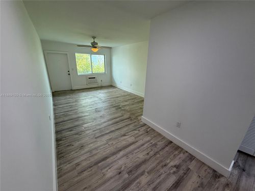apt-11-935 Jefferson Ave, Miami Beach, FL, 33139-8464 | Card Image