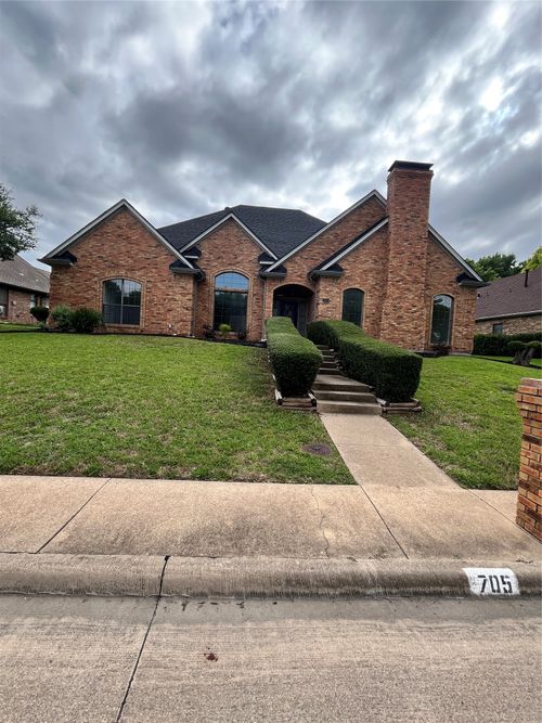 705 Bent Creek Dr, Desoto, TX, 75115-3655 | Card Image