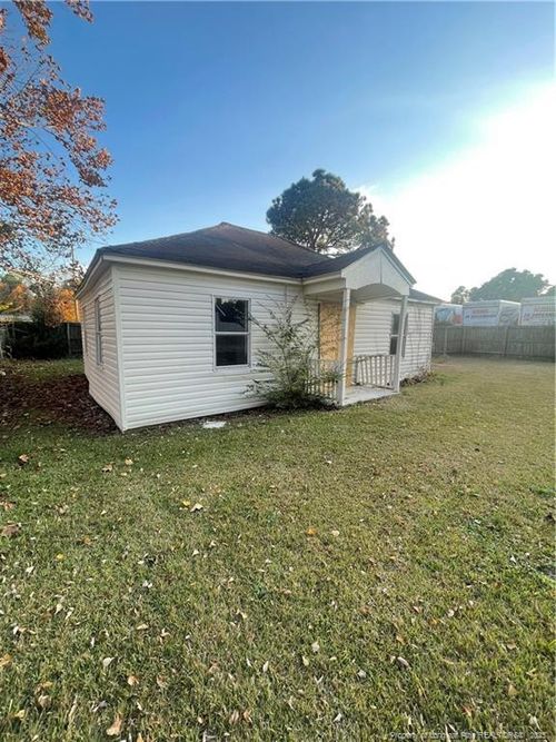 104 Fleishman St, Fayetteville, NC, 28303-2972 | Card Image