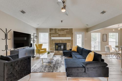 6620 Gold Dust Trl, Dallas, TX, 75252-5913 | Card Image
