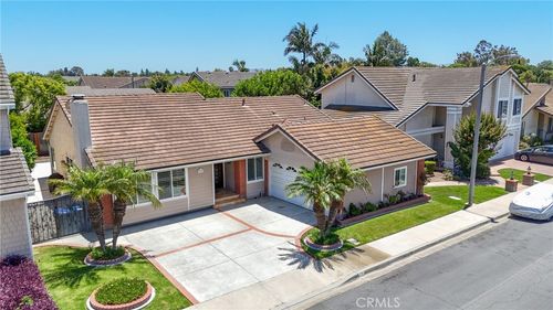 39 Foxhill, Irvine, CA, 92604-3039 | Card Image