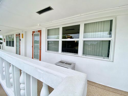384 Tilford R, Deerfield Beach, FL, 33442-2005 | Card Image