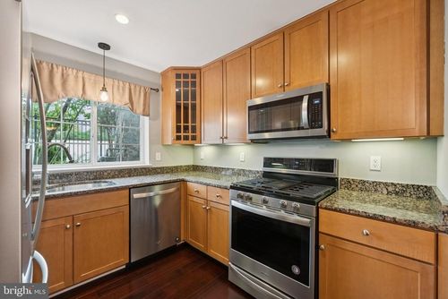 unit-204-4163 S Four Mile Run Dr, ARLINGTON, VA, 22204-3970 | Card Image