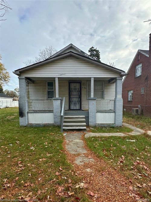 7646 Brace St, Detroit, MI, 48228-3403 | Card Image