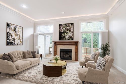 1220 Autumn Dr, Troy, MI, 48098-5107 | Card Image