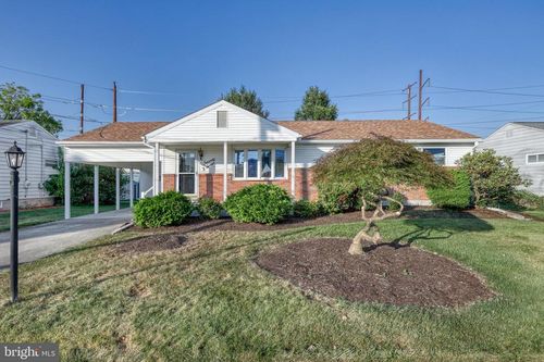 77 Kensington Dr, CAMP HILL, PA, 17011-7911 | Card Image
