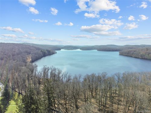 316 Vista On The Lk, Carmel, NY, 10512-4604 | Card Image