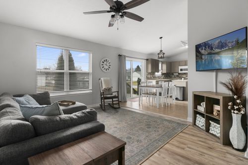 2830 Arctic Ave, Kalamazoo, MI, 49004-2153 | Card Image