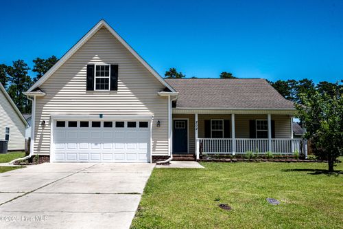 202 Croatan Woods Dr, New Bern, NC, 28562-9830 | Card Image