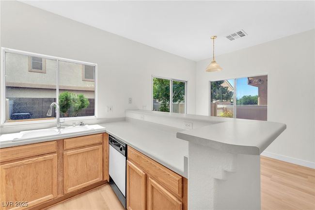 2563 Land Rush Dr, Townhouse with 2 bedrooms, 3 bathrooms and null parking in Henderson NV | Image 7