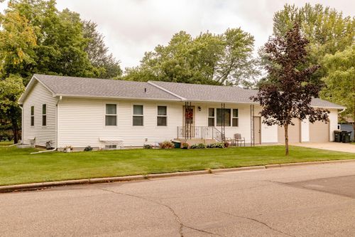 1424 Ash St, Alexandria, MN, 56308-2807 | Card Image