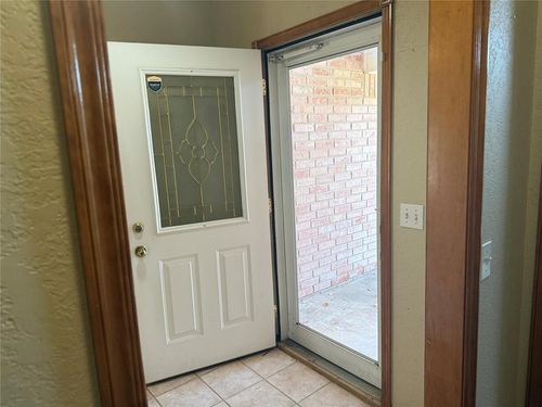 5812 Se 9th St, Midwest City, OK, 73110-2410 | Card Image