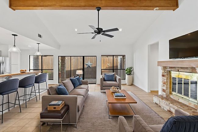 UNIT-12 - 1108 Hi Stirrup, Condo with 2 bedrooms, 2 bathrooms and 2 parking in Horseshoe Bay TX | Image 5