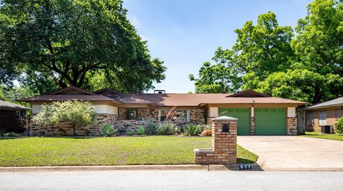 617 Woodside Drive, Hurst, TX, 76053 | Card Image