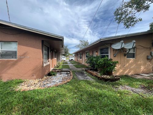 3024 Nw 2nd St, Pompano Beach, FL, 33069-2786 | Card Image