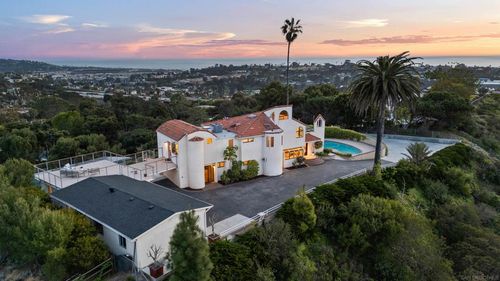 1050 Solana Dr, Del Mar, CA, 92014-3906 | Card Image