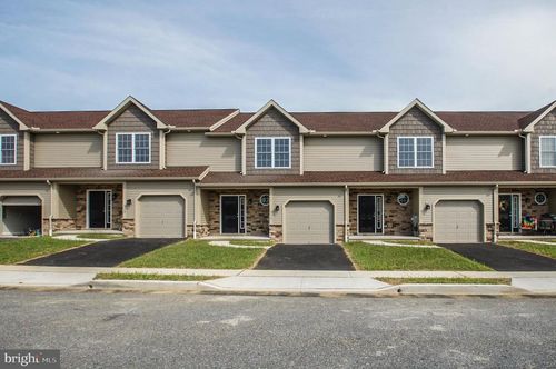 515 Elm St, WEST READING, PA, 19611-1735 | Card Image