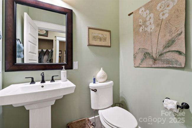 Hall bath | Image 21