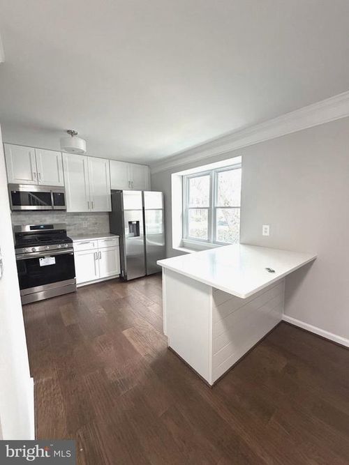 9718 Dominion Forest Cir, FREDERICKSBURG, VA, 22408-9506 | Card Image