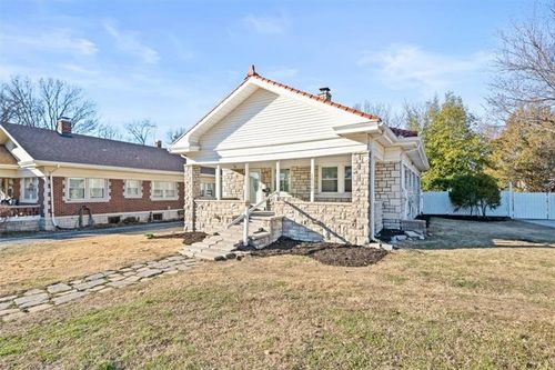 1500 W Lexington Ave, Independence, MO, 64052-4021 | Card Image