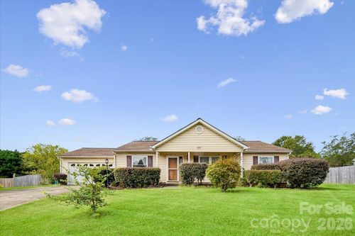 8544 Indian Summer Trl, Harrisburg, NC, 28075-9686 | Card Image