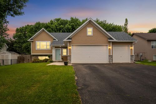 527 1st Ave Ne, Lonsdale, MN, 55046-9414 | Card Image