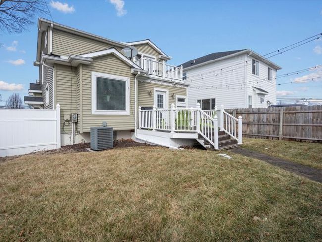 Back Deck/Backyard | Image 20