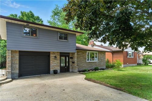 124 Southwood Dr, Cambridge, ON, N1S3S2 | Card Image