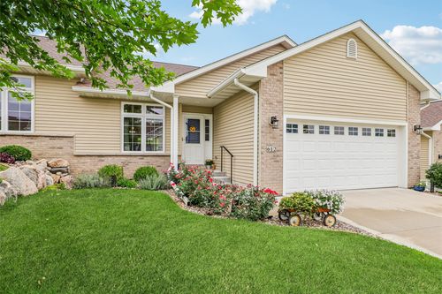 612 Trail Ridge Rd, Indianola, IA, 50125-1095 | Card Image