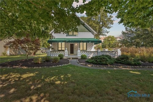 702 Center St, Bryan, OH, 43506-2304 | Card Image
