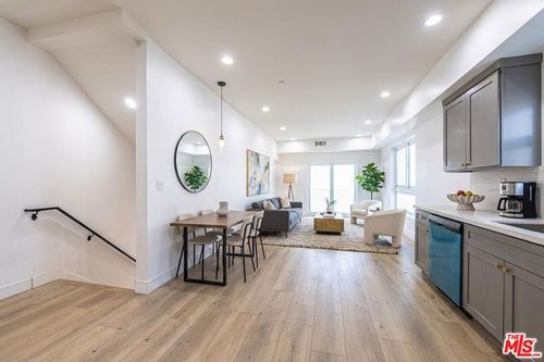 5436 Romaine St, Los Angeles, CA, 90029-2474 | Card Image