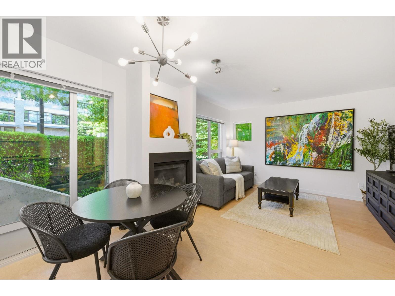 Residential in North Vancouver 4