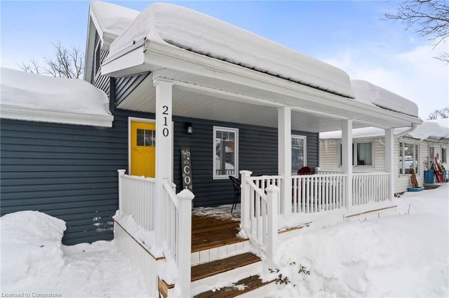 210 King St E, House other with 3 bedrooms, 2 bathrooms and 2 parking in Atwood ON | Image 5