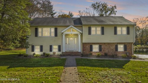 2 Sweet Briar Ln, Holmdel, NJ, 07733-2112 | Card Image