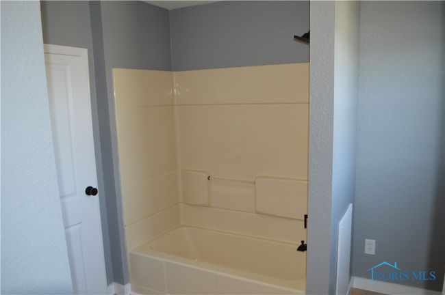 206 W River St, House other with 5 bedrooms, 2 bathrooms and null parking in Antwerp OH | Image 20
