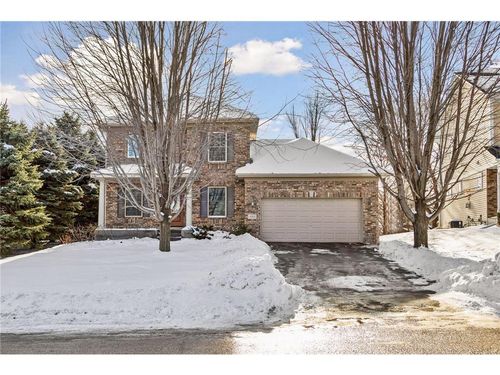 489 Canyon Blvd, Hudson, WI, 54016-7729 | Card Image