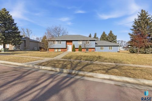 6201 W 32nd St Street, Sioux Falls, SD, 57106 | Card Image