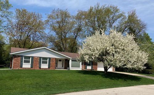 2510 W Rochelle Avenue, GLENDALE, WI, 53209 | Card Image