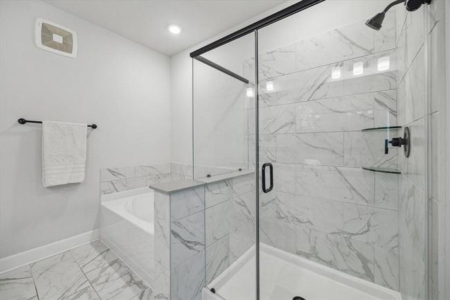 APT-1407 - 6804 Westview Dr, Condo with 3 bedrooms, 2 bathrooms and 1 parking in Houston TX | Image 11