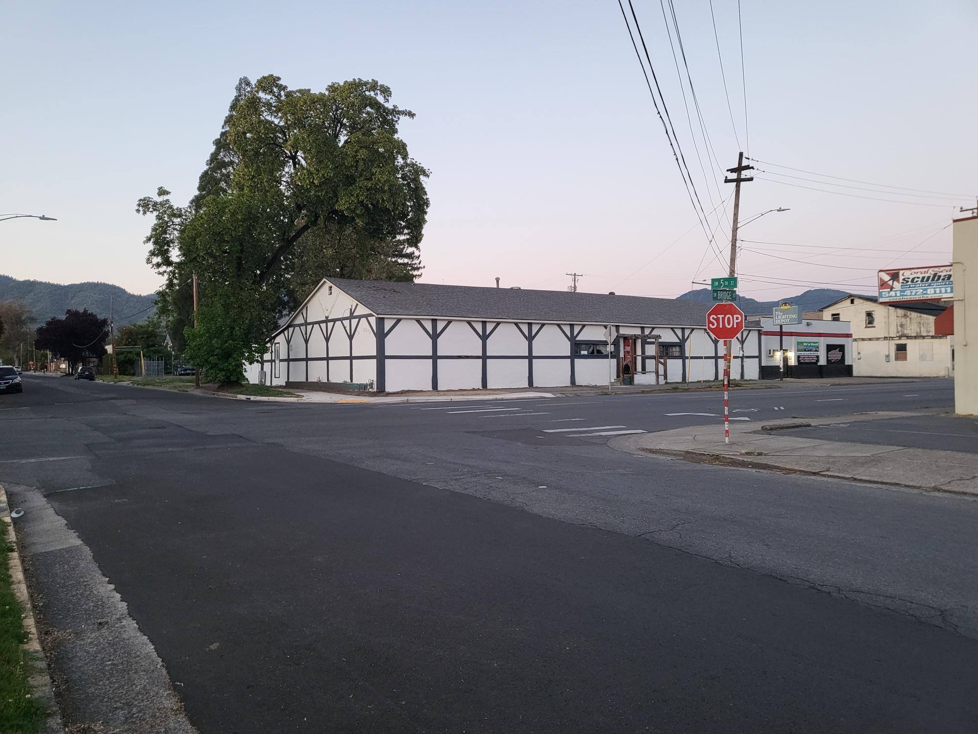 120 Sw M St, Grants Pass, OR 97526