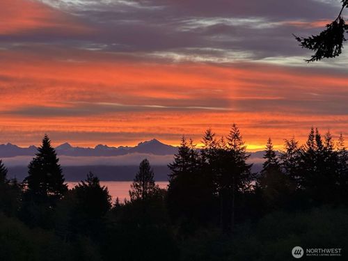 800 Lawson Rd, Camano Island, WA, 98282-8404 | Card Image