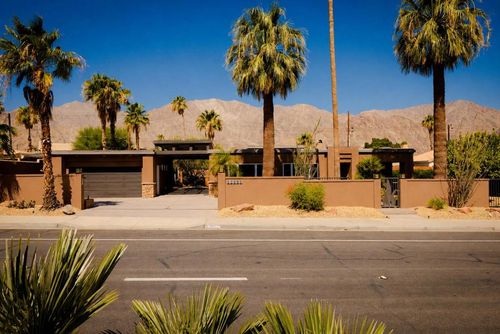 52883 Eisenhower Dr, La Quinta, CA, 92253-3358 | Card Image
