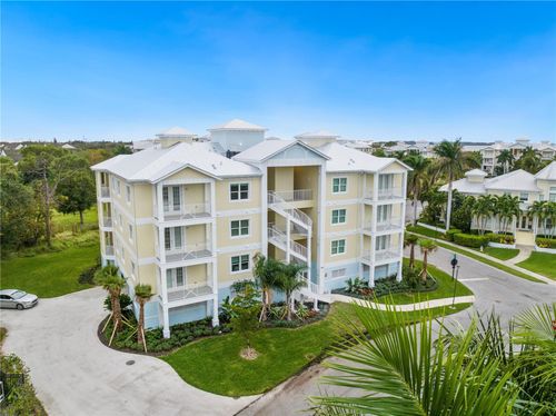 unit-301-7611 34th Ave W, BRADENTON, FL, 34209-5972 | Card Image