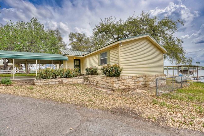 1833 Highland Dr, House other with 3 bedrooms, 2 bathrooms and null parking in Highland Haven TX | Image 4