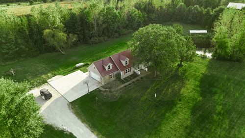 15598 E 3500n Rd, Momence, IL, 60954-3125 | Card Image