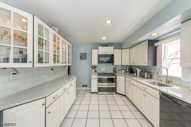 20 Bryant Ave, House other with 3 bedrooms, 3 bathrooms and null parking in Bloomfield NJ | Image 14