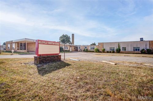 1901 Mascoutah Ave, Belleville, IL, 62220-3691 | Card Image