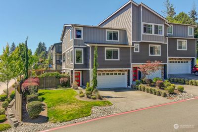 2020 78th Place Se, Townhouse with 4 bedrooms, 1 bathrooms and 2 parking in Everett WA | Image 1