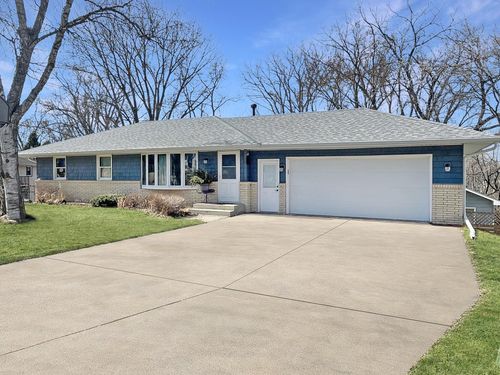 479 Centennial Dr, Roseville, MN, 55113-2306 | Card Image